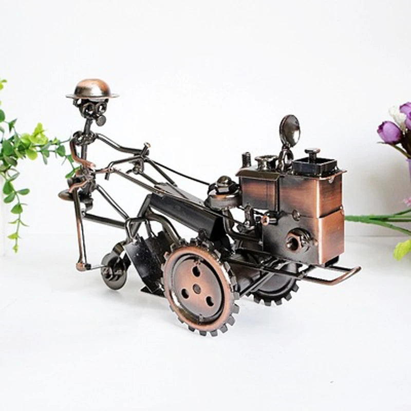European Vintage Iron Tractor Miniature – Retro Metal Desktop Ornament