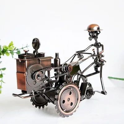 European Vintage Iron Tractor Miniature – Retro Metal Desktop Ornament