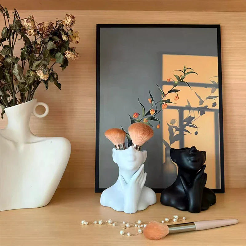 Human Body Art Vase – Makeup Brush & Pen Holder Desk Organiser Statue