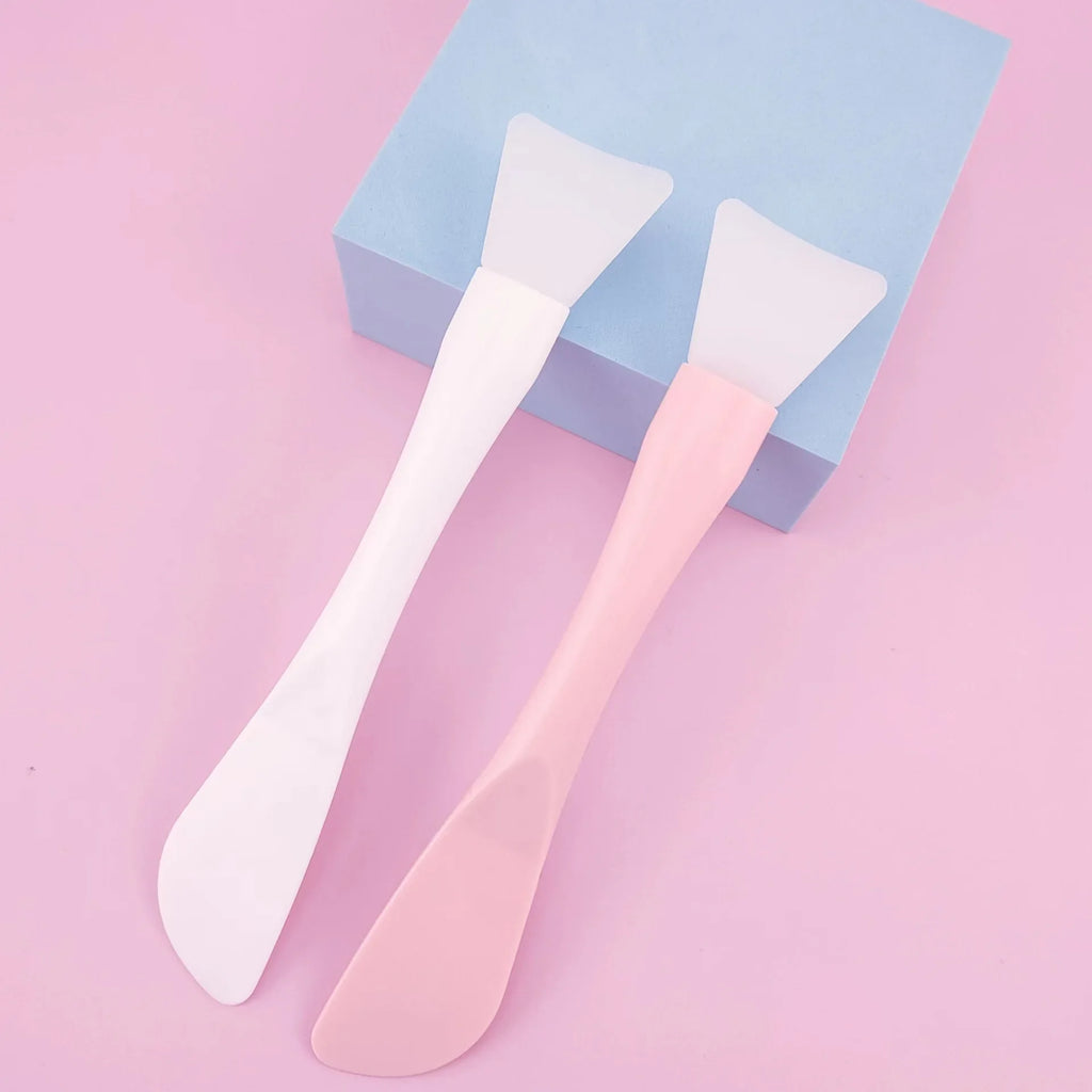 Silicone Facial Mask Brush with Scraper – Dual-Use Beauty Tool