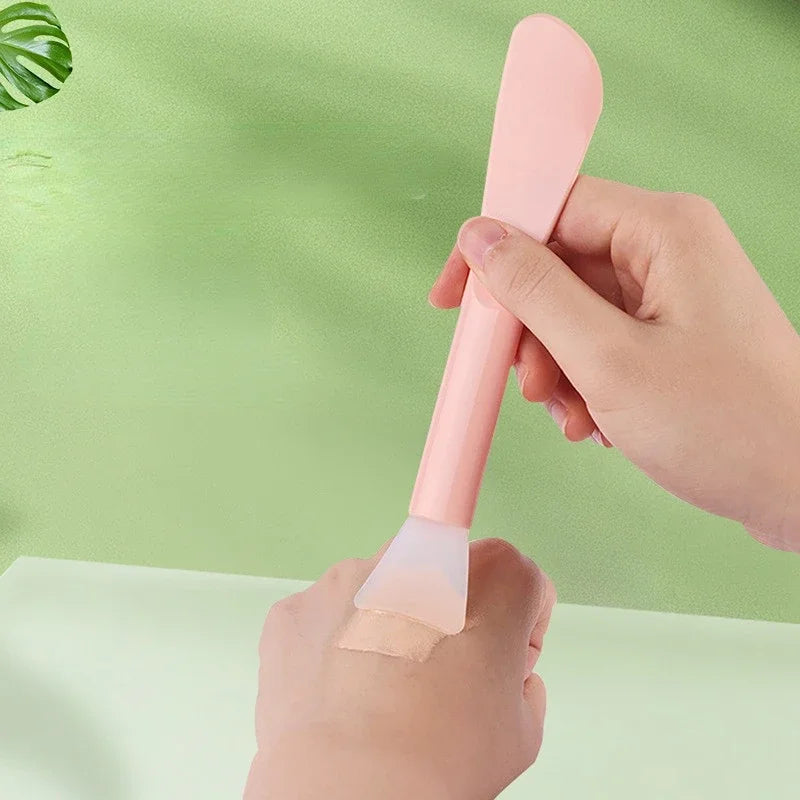 Silicone Facial Mask Brush with Scraper – Dual-Use Beauty Tool