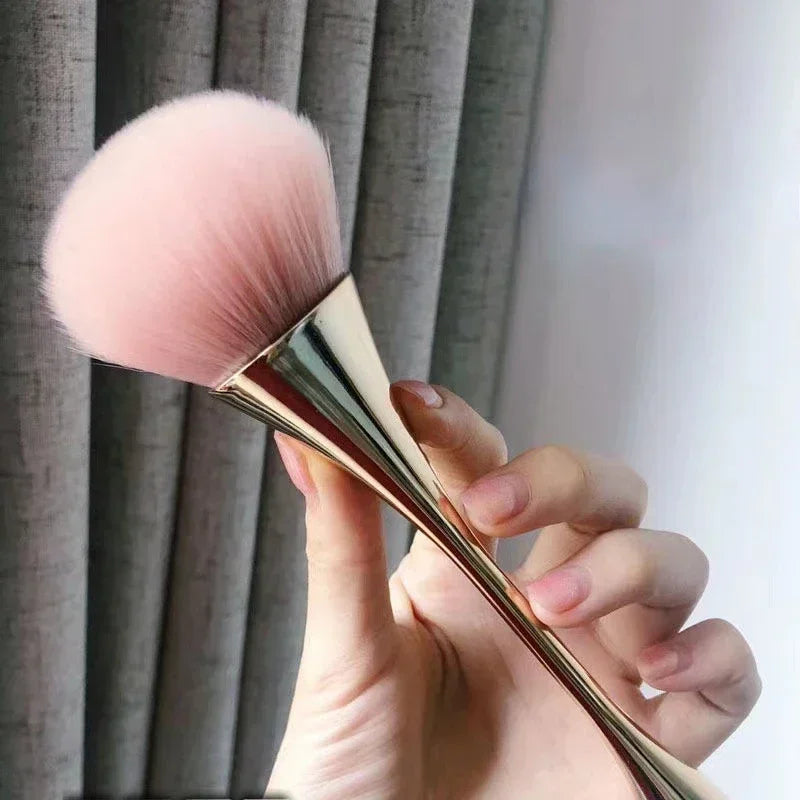 Fluffy Nail Dust Cleaning Brush – Soft Glitter Powder Brush