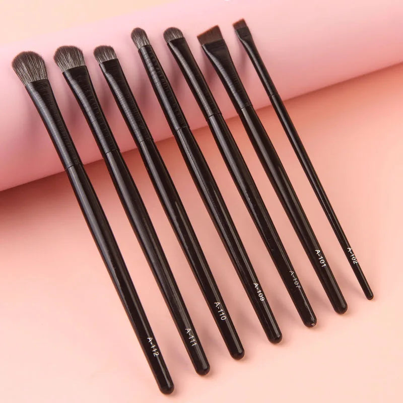 Professional Makeup Brush Set – Foundation, Blush & Contour Brushes